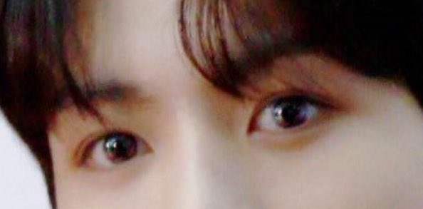 His eyes are so pretty 