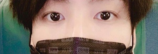 His eyes are so pretty 