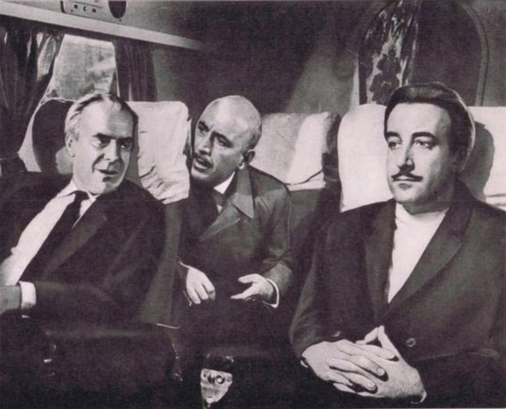 PeterFandom's tweet photo. Happy Saturday.. 😁😂
#TheWrongArmOfTheLaw 1963
#PearlyGates / #CharlesJules
#NoseyParker
#Valerie
#AssistantCommisioner
#PeterSellers
#LionelJeffries
#NanetteNewman
#JohnLeMesurier https://t.co/iWSmi2FhSA