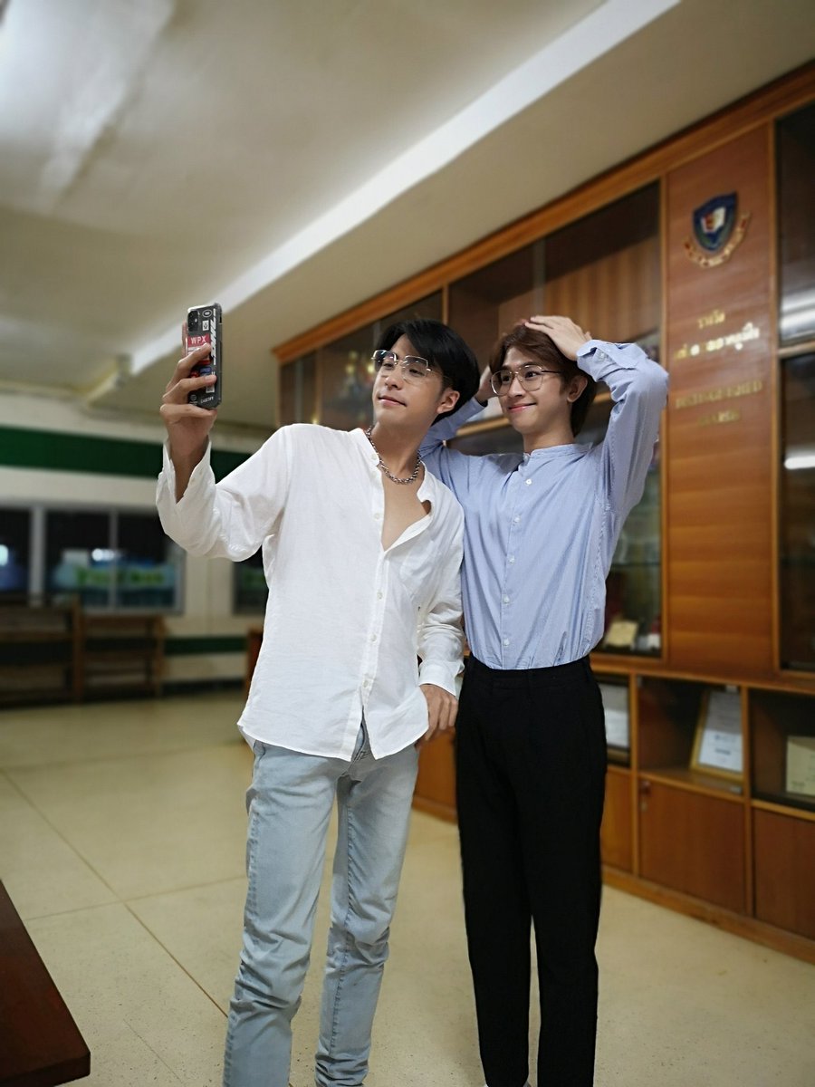 wennphan's tweet photo. My heartttttt! 2Flukeeee in my area😣😣😣😣😣! One cute one hot, YOU GUYS HAVE THE SPOTLIGHT TODAY🤍🤍
#fluke_natouch #เจ้าแก้มก้อน
#chaaitee #MyBromance2 
#2Fluke #GolfBank https://t.co/N4zTCO7GzD