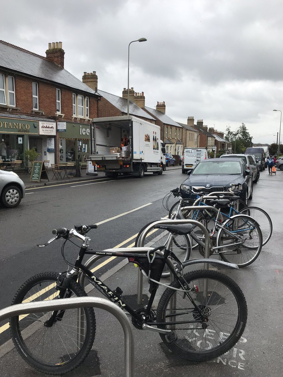 AngelaJones2012's tweet photo. @OxonFireRescue @tvprp and what is the penalty notice /maximum fine for driving onto a pavement and parking in a cycle lane ? #windmillroad #headington #ox3 #cyclox https://t.co/gFT7TFQfPz