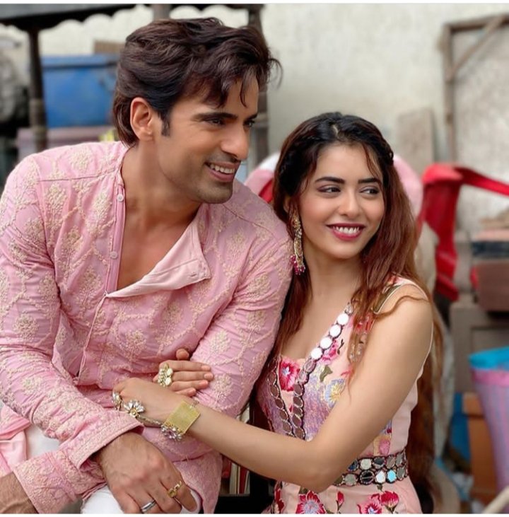 ItsMohitMalik's tweet photo. Never a dull moment with you! 🤗 #soruv #lockdownkilovestory @StarPlus https://t.co/dLs60S70z1