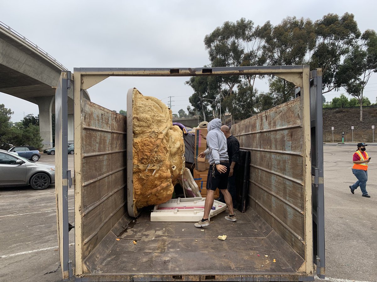 SDCaltrans's tweet photo. Already starting to fill up at the I-805 Sweetwater Rd Park &amp; Ride. Yes that is a jacuzzi. We will be here until 12 noon accepting your unused oversized everyday household items for FREE. 
Click here for more details: https://t.co/9fZNkrCnUz https://t.co/YulAzDvz3O
