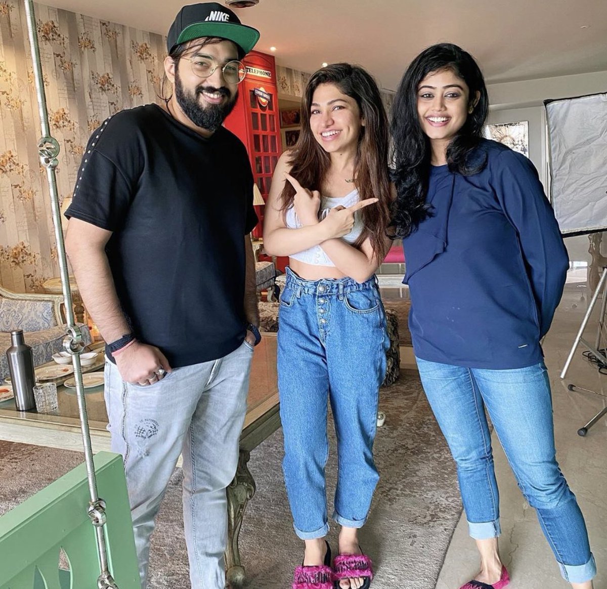 With these super people @SachetParampara 🤗❤️🎵 Does that smile on our faces say anything ? @sachet_tandon #Parampara 🤫 #TulsiKumar #sachetparampara #tkians #workinprogress