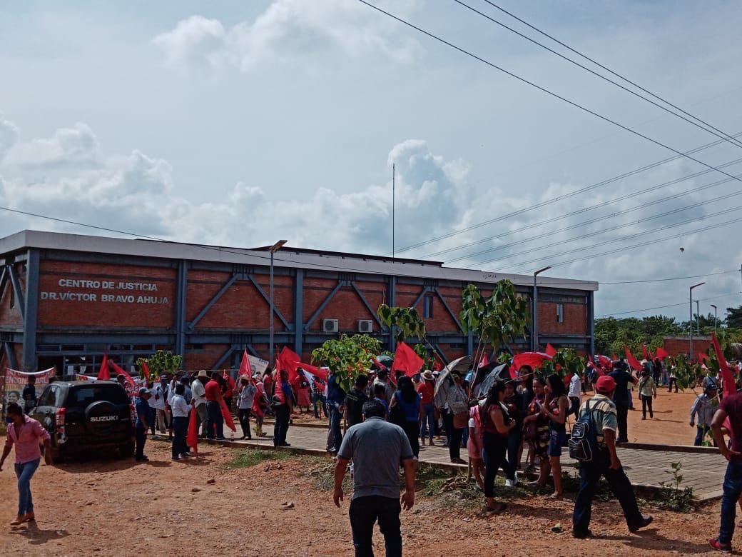 FPR_Mx's tweet photo. Tomada la subprocuraduría de justicia regional de la #Cuenca #Oaxaca 
#JusticiaParaTomásMartínez 
#FPR19años
#Ayotzinapa6años https://t.co/lc2h9PnBEt