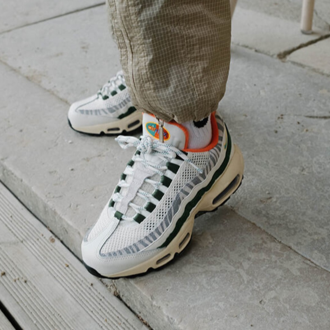 air max 95 era on feet