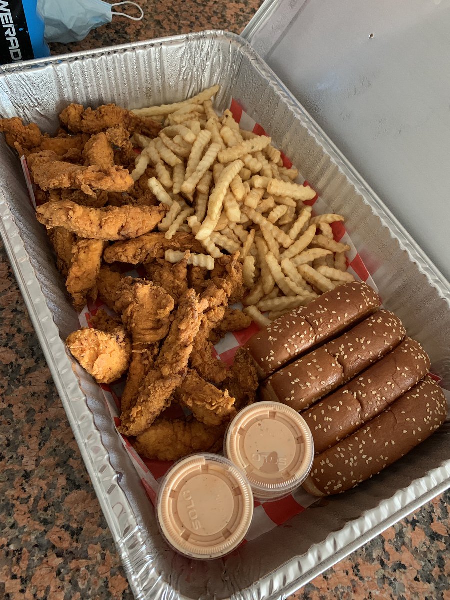 The Crispy Chick has become our favorite post-workout reward and the Family Tender Pack delivered 😍 #supportlocal #blackfemaleowned