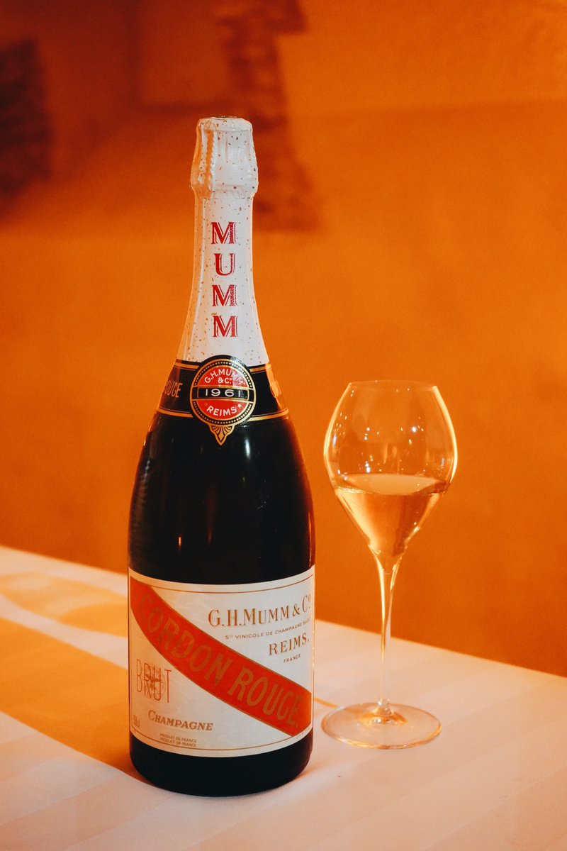 GHMUMM's tweet photo. The event established a new way to taste and appreciate both the aromatic complexities of Maison Mumm’s champagnes and the multifaceted qualities of Pinot Noir, which has been the House’s signature grape since 1827.
#Mumm #MummExplorers #Champagne https://t.co/asvOiydn5G