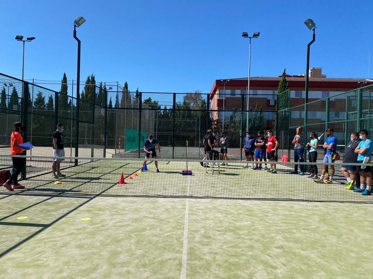 FCatalanaPadel's tweet photo. #FormacioFCdP
📚 Comencem el curs.
Aquesta cap de setmana comença el curs de nivell 1 a les instal.lacions de les Piscines Joan Serra de Sabadell.
Molta sort a tots/es els/les assistents i toca estudiar per aconseguir el reconeixement. https://t.co/oFxvyxUNde