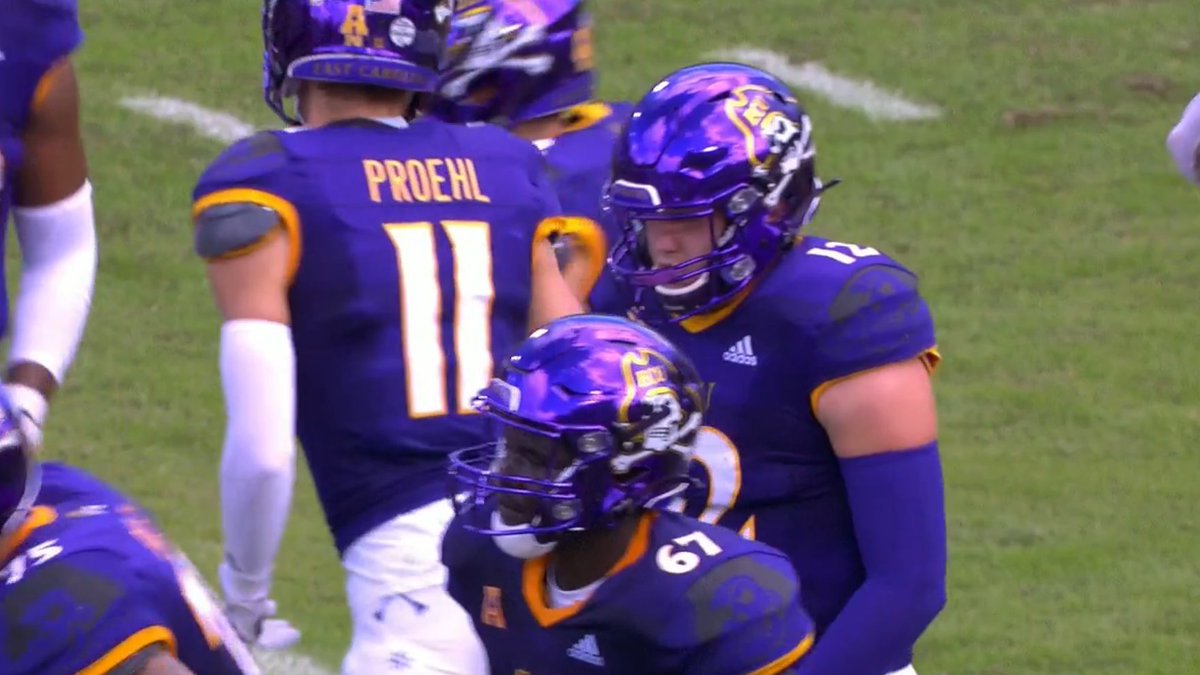 sneaky upset good matchup is UCF-ECU and the Knights are losing badly. That's a reasonable 123, but we've seen so much better from them that their basic look is just kinda boring now.As for ECU, this is a fantastic usage of a shiny helmet to spruce up an otherwise tame look