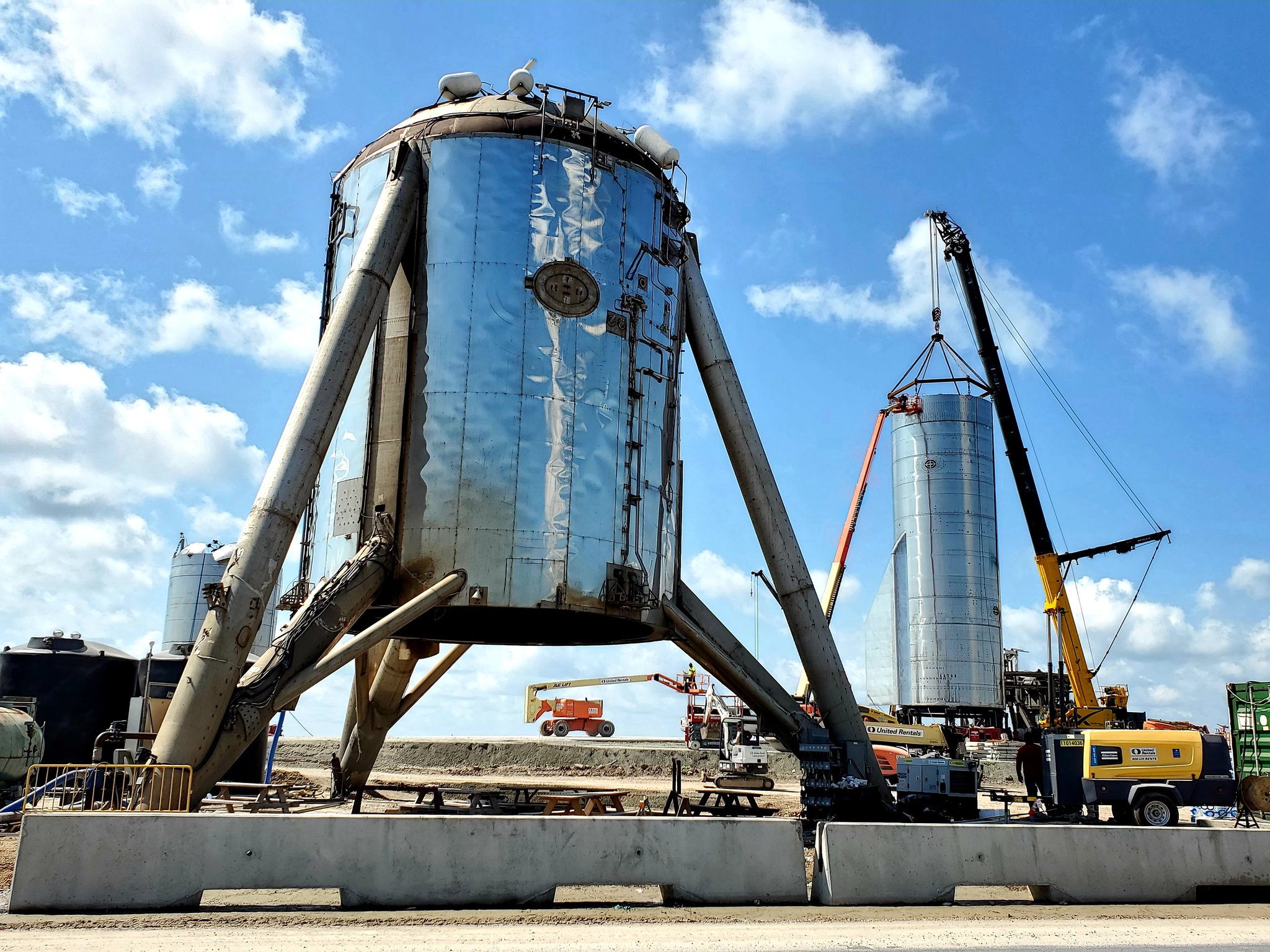 SpaceX assembling superheavy test rocket in Texas Now ...