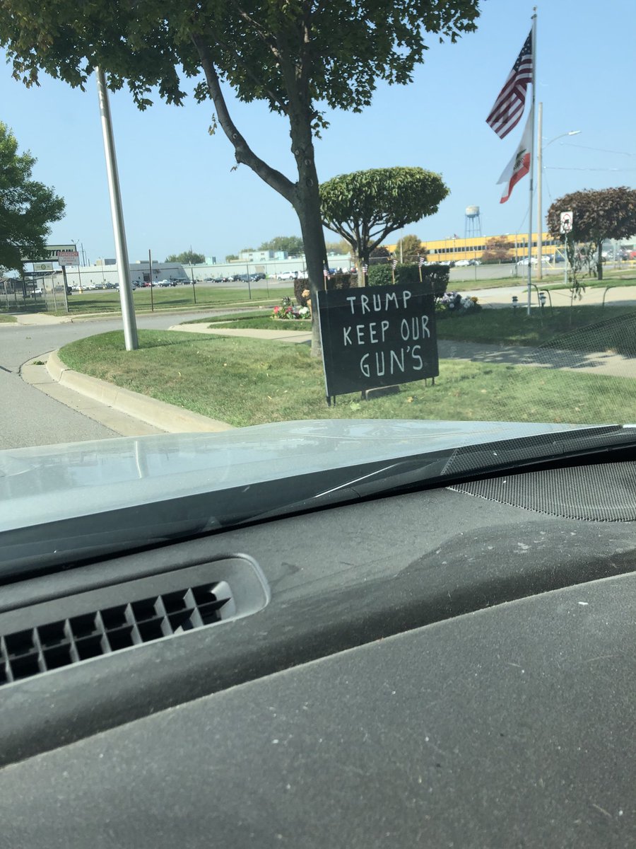GossSauce's tweet photo. Keep our gun is? https://t.co/hCDTtL1dpc