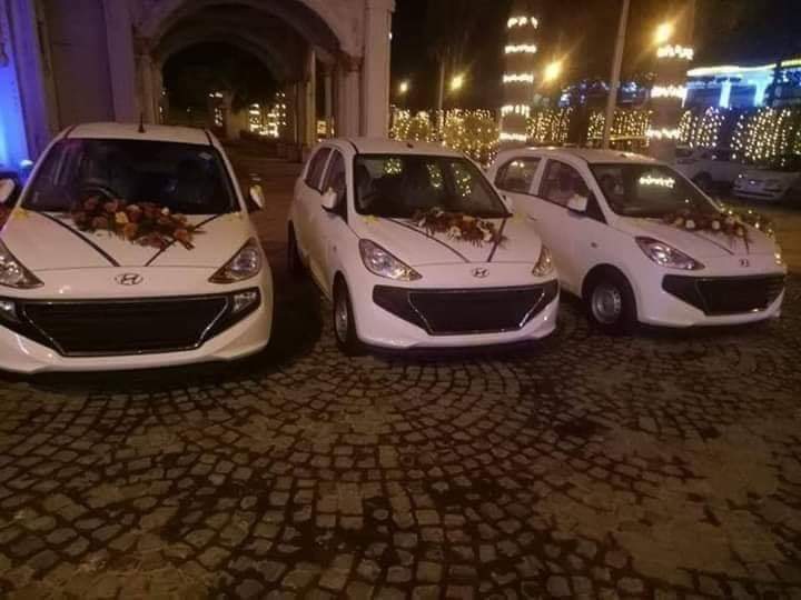 فیصل آباد : اس لڑکی کو اپنے والدین نے جہیز میں 11 کلو سونا دولہے کے بھائیوں کو ایک ایک کار، 151 جوڑے، 151 سینڈل اور 5051 مٹھائی کے ڈبے دئیے