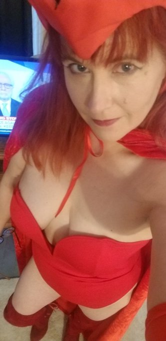 Finished the costume and the vid! https://t.co/0noGhcWrjI<a href="/tag/treatyourself"class="tags"><span>#treatyourself</span></a><a href="/tag/apclips"class="tags"><span>#apclips</span></a>