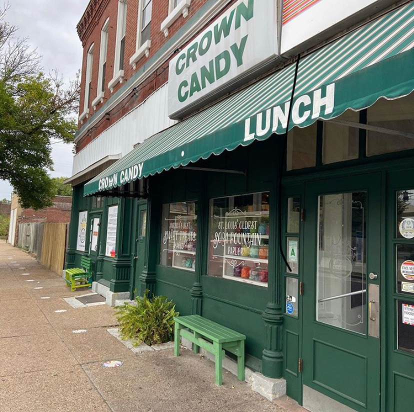 closeuptv_'s tweet photo. What's for lunch today #StLouis? @CrownCandy offers dine-in and carryout to accommodate your needs. Let us know about some other lunch spot options in the city! 💜
📷 credit: @CrownCandy via Instagram
#closeuptv #SupportLocal #STL #CrownCandyKitchen https://t.co/ddvzqdiuWw