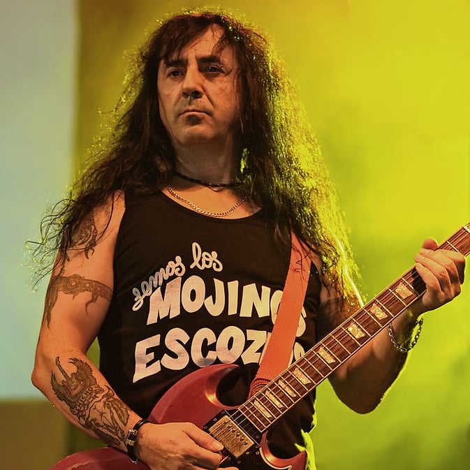 Mojinosescozios's tweet image. Lamentamos comunicar que hoy 26 de septiembre de 2020 nos acaba de dejar nuestro compañero, nuestro amigo, nuestro hermano Juan Ramón Artero “Chicho”, tras una larga enfermedad, que le privó de disfrutar de todos vosotros durante la gira de 2019.
D.E.P