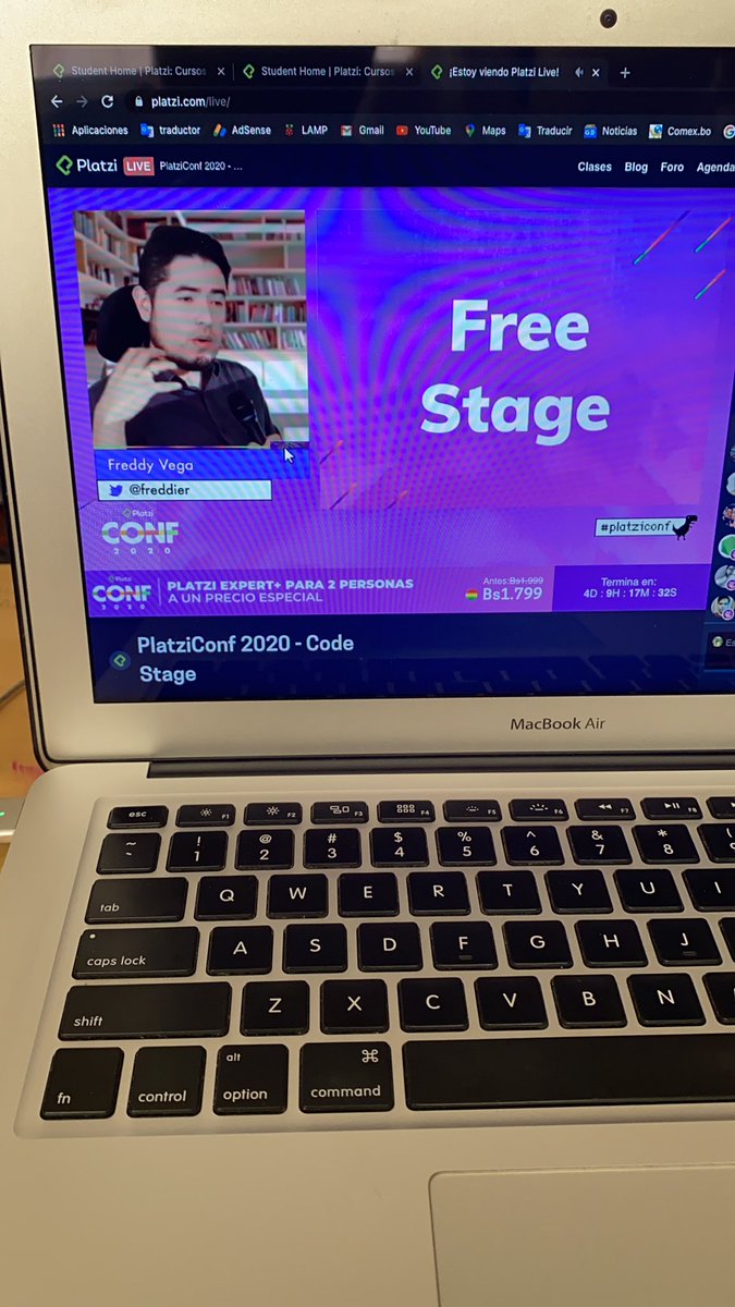 sergiosdevs's tweet image. #PlatziConf ya está live