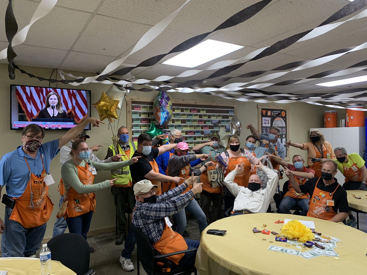 Please join me in offering a huge congratulations to Gwen for being chosen to proudly represent our beautiful state and district as the 2020 cashier of the year!!! Exceptional job Gwen thank you for your passion and commitment! <a href="/MTBobDHRM255/">Bob Rowe</a> <a href="/JeffGroomsHD/">Jeff Grooms</a>