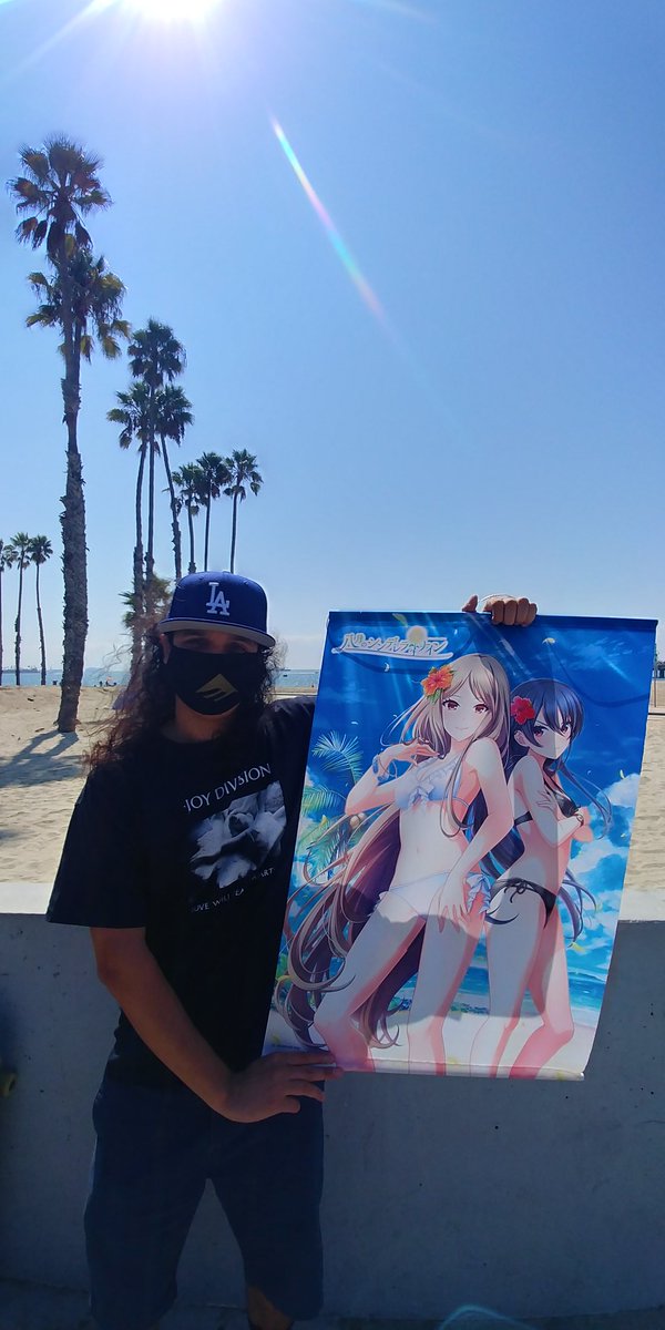 Cyber_Gnarledge's tweet image. I took Sayaka to the beach! 🌞🌴
I want to thank @oekakisarada for giving me this beautiful wall scroll. とてもありがとうございます 💙💙💙
I'll make it to Japan someday to thank you properly. 😢🙇 #ハチナイ