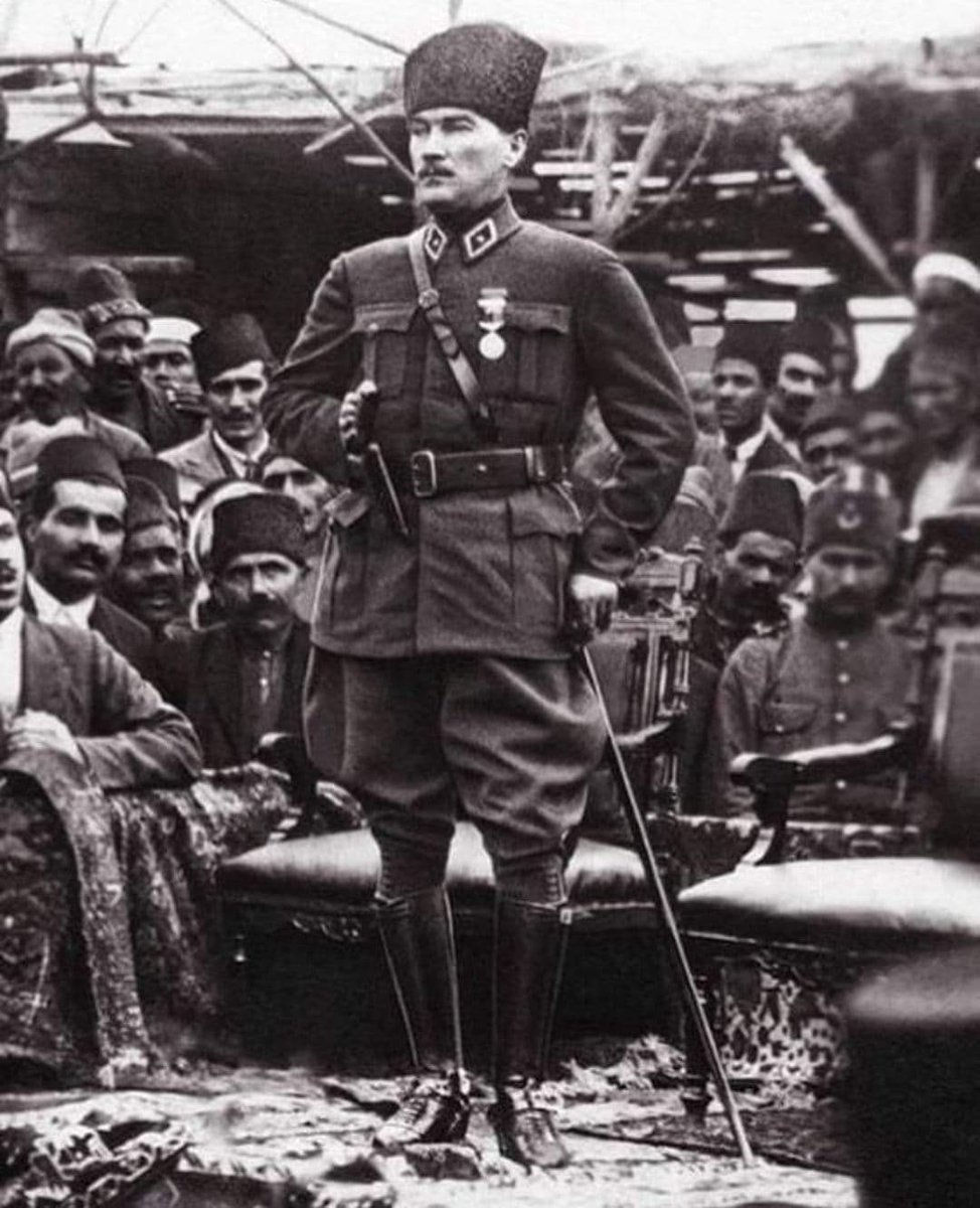 Suriyeliler bi siktirin gidin. Yaşasaydı derdi derdi #AtatürkSözüYaz