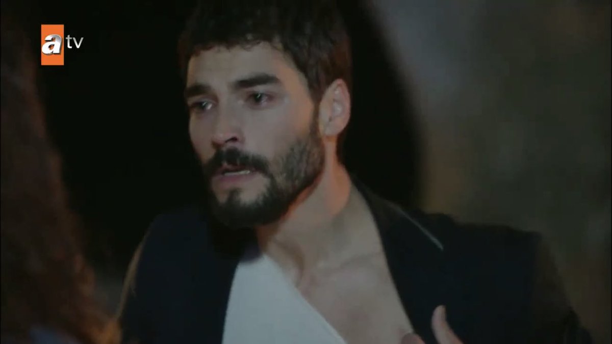 HE GOT ON HIS KNEES HE’D RATHER DIE THAN HAVING HER NOT BELIEVE HIM SHUT UPPPPPPPPP  #ReyMir  #Hercai