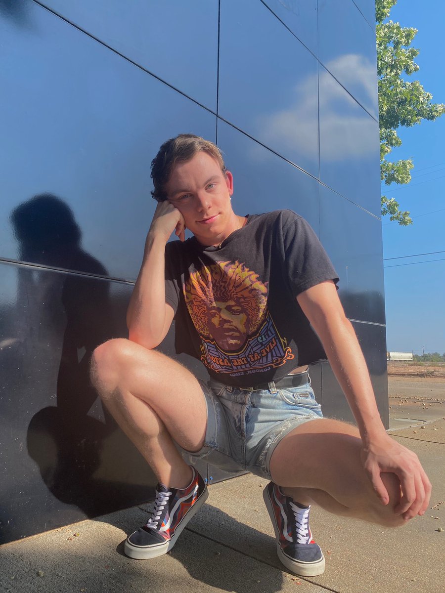 wonkyleo's tweet image. ⚡️🌞💥✨🤍 #lgbtqoftwitter