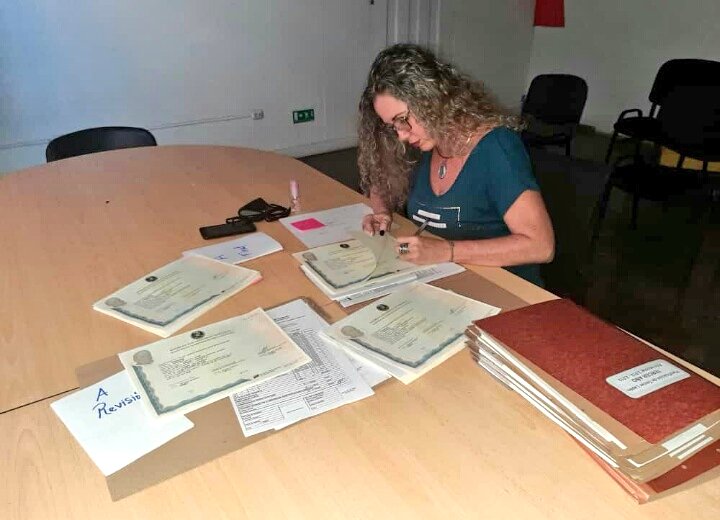 💛💙❤️ || Firmando los títulos de nuestros bachilleres de la Patria🇻🇪
Liceo Nacional Simón Bolívar 🏫 municipio #SanCristóbal

#VenezuelaEnDefensaVictoriosa
<a href="/NicolasMaduro/">Nicolás Maduro</a> @psuvaristobulo <a href="/FreddyBernal/">Freddy Bernal</a> @MPPEDUCACION