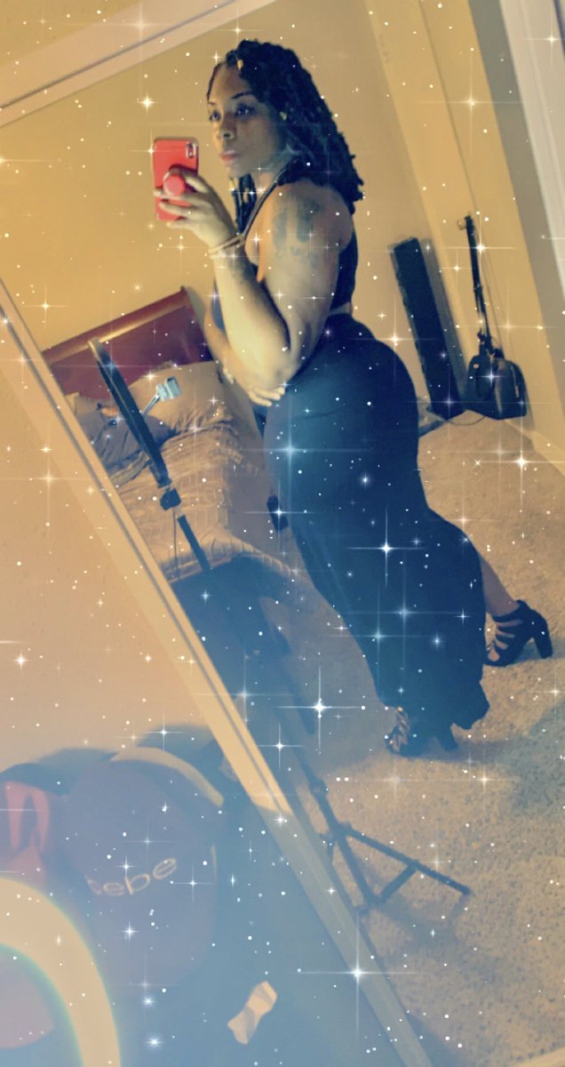 _brynikaaaa's tweet photo. My biggest flex is ion flex when i know i can!! #SwitchItUp #TennisToHeels #IssaBlackOut🖤🖤🖤🖤 https://t.co/ApwR0SxwaU