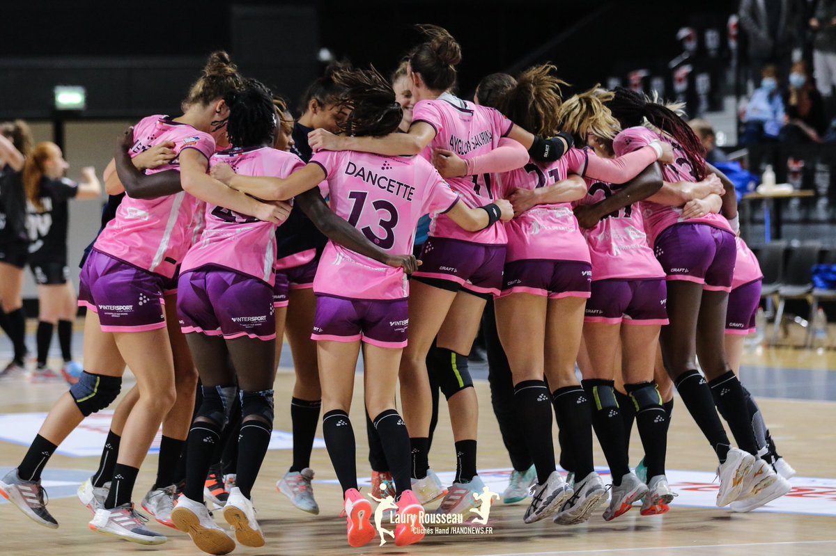 Clichés Hand tweet media