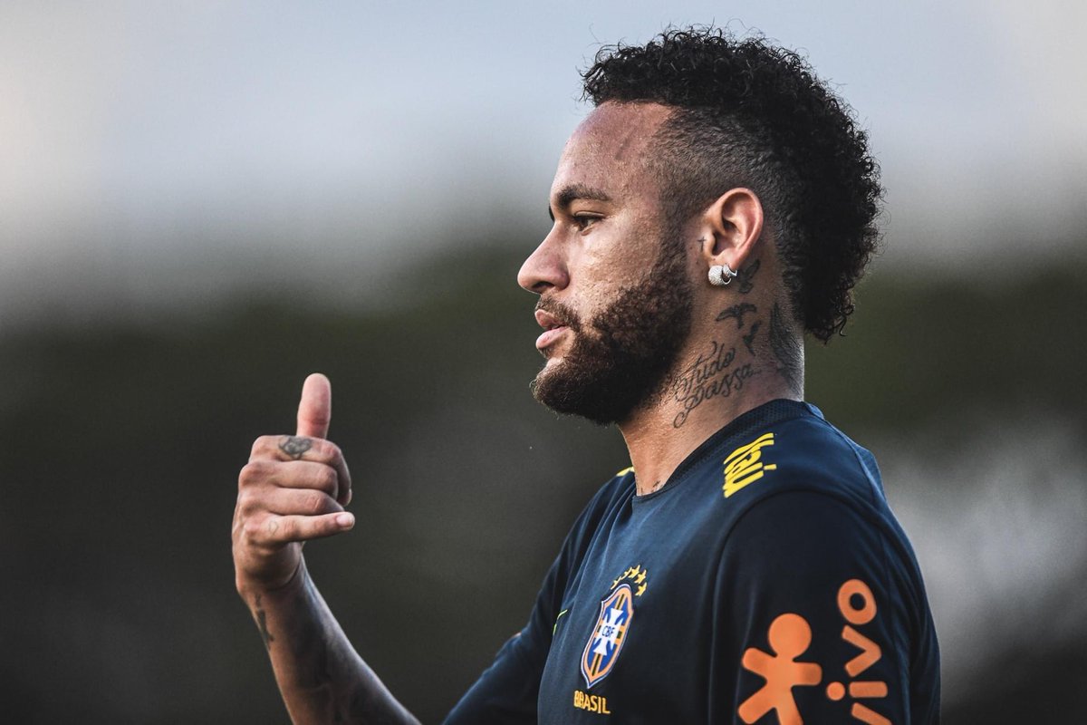 futtmais's tweet photo. “Ele queria ver o Neymar. Então pegamos nossa kombi e fomos para Bragança Paulista. Ele ficou grudado no alambrando gritando pelo Neymar. Hoje, meu filho vai jogar com ele pela seleção brasileira. Nada é impossível”

- Paulo Antônio, pai de Gabriel Menino. https://t.co/I710Wwdy4e