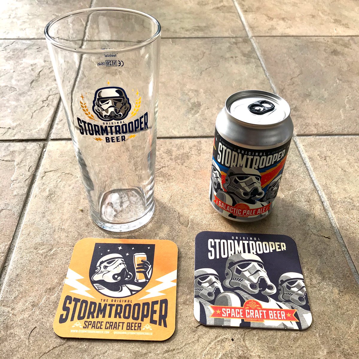 SaltwaterlifeUK's tweet photo. Beer O’ Clock! Love this Stormtrooper beer and yes i also loved the “make the jump into hypertaste” slogan 😂 🤙
#stormtrooperbeer #stormtrooper #galacticpaleale #galacticempire #craftbeer #spacecraftbeer #starwars #starwarsgeek https://t.co/zNgYHjHHvD
