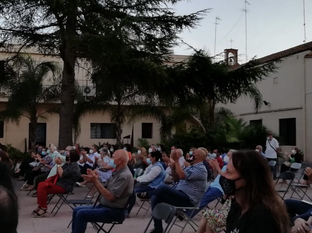 CompromisAlfara's tweet photo. 🗣 Assistim al concert de l’Agrupació Musical d’Alfara #Retrobem organitzat per la @dipvalencia .

🤝 Cal seguir defensant i demostrant que #LaCulturaÉsSegura.

🎼 Enhorabona a tota la banda! https://t.co/QK59WXlGxv