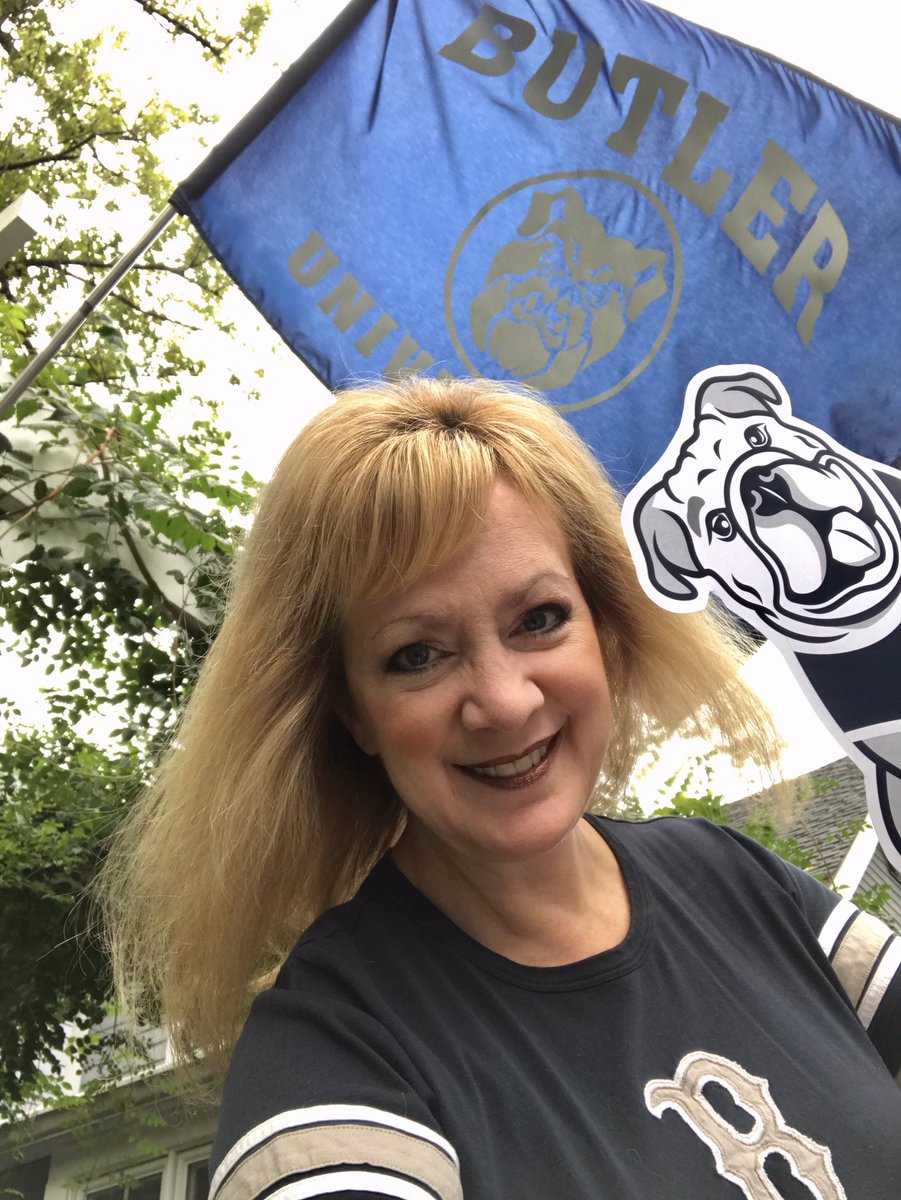 CleverWon's tweet photo. The only thing that could take me out of my self-imposed social media hiatus…@butleru #ButlerHoCo. We’ve all been hit by the pandemic in different ways. Coming together virtually with @ButlerAlumni has made me feel less blue…and in a beautiful way, even more Blue! 💙 https://t.co/yHlj6k9BtX