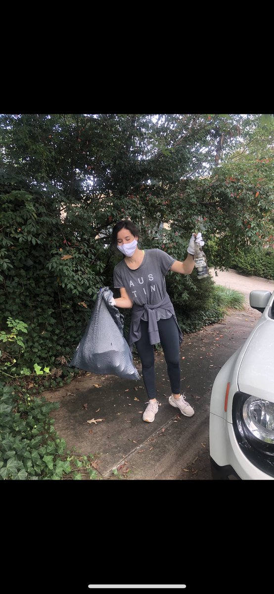 UAMSEMIG's tweet photo. Thanks to everyone who showed up for the 2nd Annual College of Medicine Cleanup! We collected 45 bags of trash at @uamshealth and in surrounding neighborhoods as part of our #EMDayofService with @KeepARBeautiful #EMRAGood #trashtag #service #EMBound https://t.co/7gpJaNhiGs