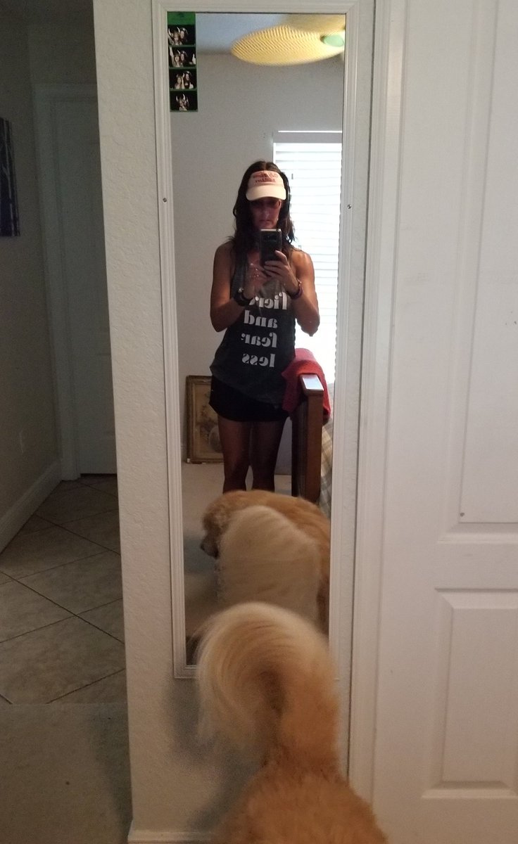 janicej1973's tweet photo. 8.64 mi today๐ 3.75 with Doug, a #plank on Plank Ave, lots of stretching, some yoga,+ I ran to my Dad's who made breakfast for me! Have a beautiful day everyone๐๐โค #run #runner #running #fitness #walkrun #FLrunning #grateful to be living, working & playing where u vacation https://t.co/H1T5jFf2pw