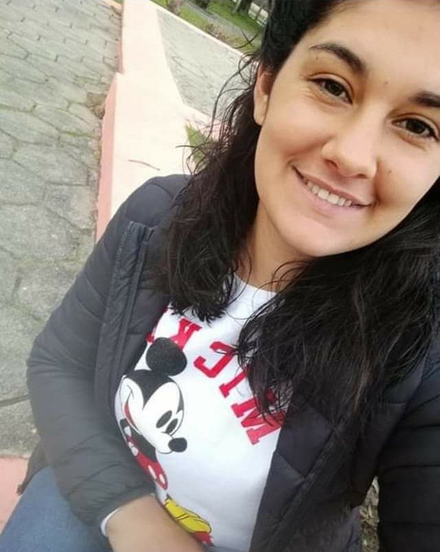 Hace 4 días que no se sabe nada de Daniela, una joven mujer de la ciudad de Florida, se la busca intensamente, es mamá de un pequeño.

Si la viste o tenés información comunícate al 911 o a la seccional más cercana.