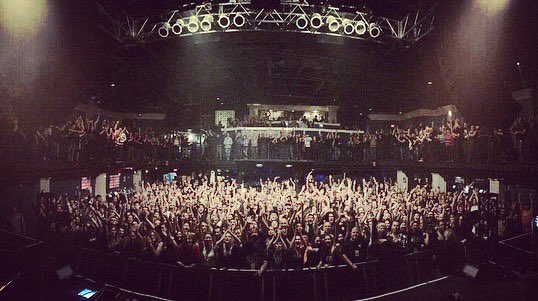 TPROfficial's tweet photo. 9:30 Club
Washington, DC
April 26, 2017
An unforgettable show at a legendary venue. And cupcakes.
@930club
#deathbyrockandroll #washingtondc #cupcakes #crowdpic #theprettyreckless https://t.co/nPkAIKN3lY