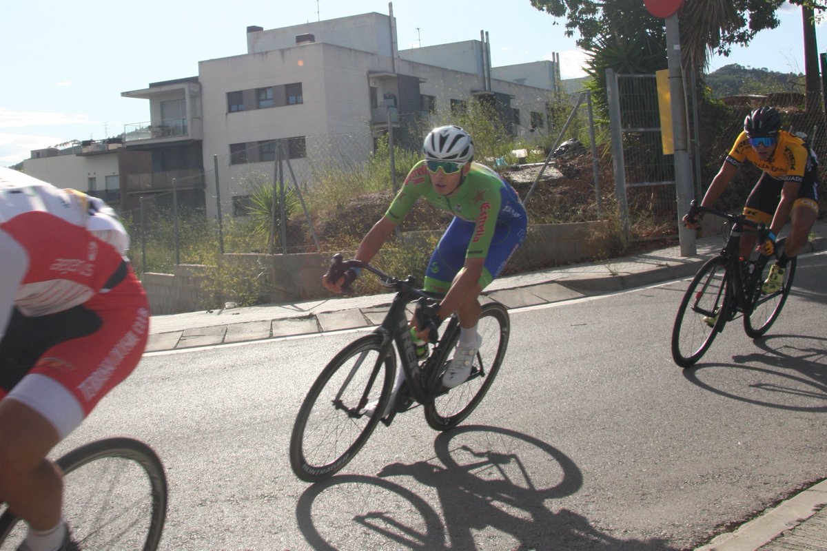 Adrián Ferrer, @mireiabenito13 i Oriol Alcaraz, noms propis de la 16ª Cursa Bons Amics.

🚴‍♀️Júniors, cadets i fèmines han tingut cita de Copa Catalana de Sant Vicenç dels Horts.

info, fotografies👉bit.ly/2EzQRfR

📸: <a href="/arabadan/">Albert Rabadan</a>