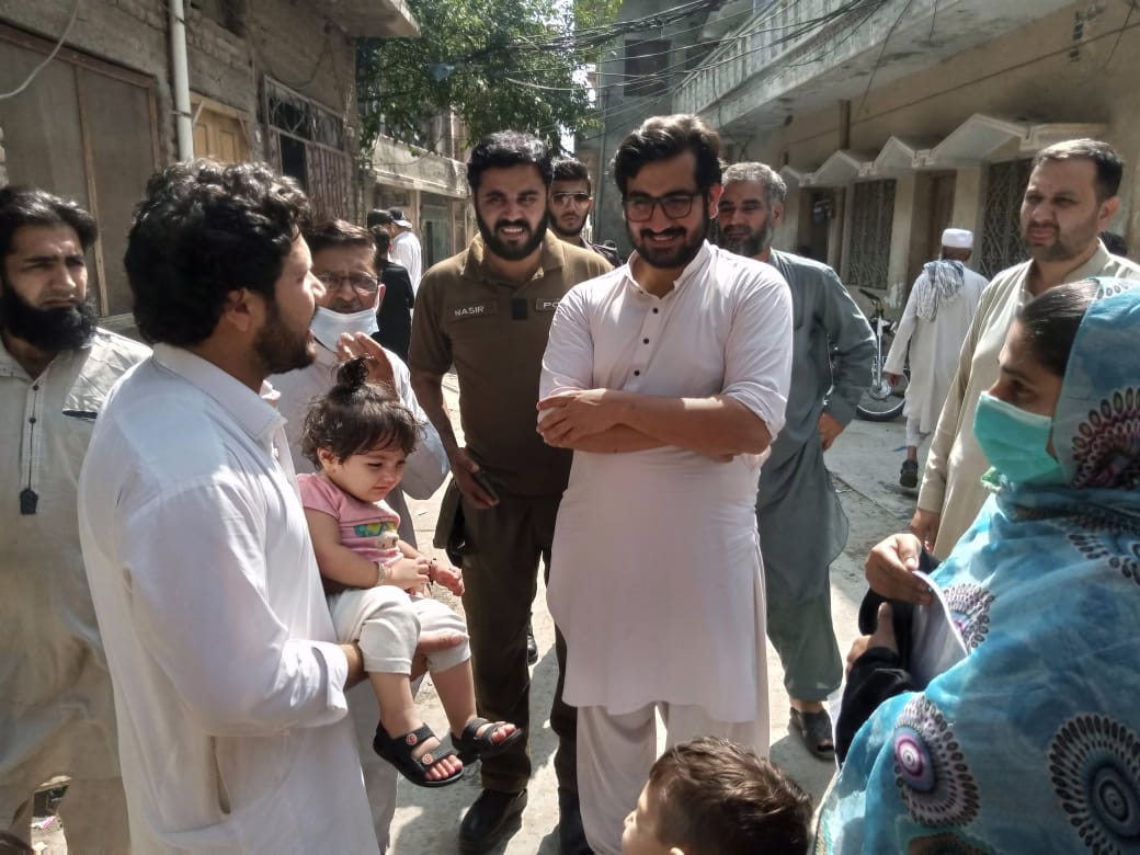 AC_RWPCity's tweet photo. Last day of Polio Campaign.1000+ refusals covered with the help of Health department Police, Tiger Force, Civil Defence, Local notables and most importantly the Frontline #Polioworkers, who despite threats ,abuse and resistance are committed to the cause of a #Poliofreepakistan. https://t.co/DLZREjg9kU