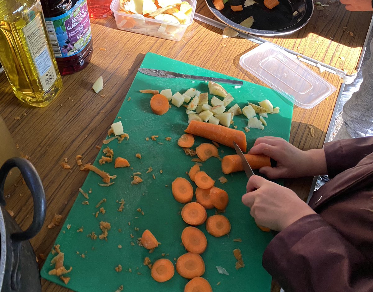 ValleyDare's tweet photo. Our young volunteers made us all a delicious vegetable Cawl and toasted sandwich lunch today #LifeSkills #CampfireCooking #TreeCharterGroup #Cooperative https://t.co/WhH4Du6jUE