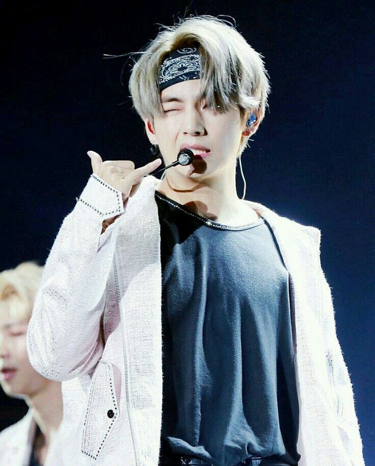 Kimwiam15's tweet photo. 💜💜💜💜💜⬆️⬆️⬆️برافو أرميز Dynamite و صلت 406M🥳🥳🥳🥳#carebonara_MA https://t.co/G5UItNUEPJ