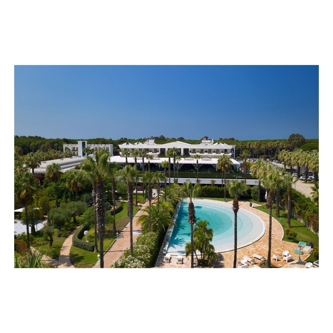 A paradise a stone's throw from the sea: here is the breathtaking view of the Savoy Beach, your destination in Cilento, South Italy. 😉

For information, visit the website savoybeachhotel.it or write at info@hotelsavoybeach.it

#takeyourspace #savoybeach #paestum