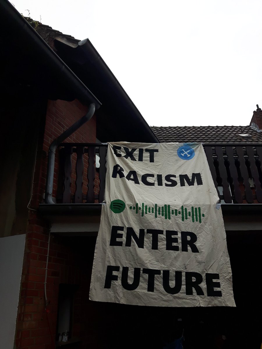 wearegolden2020's tweet image. [21:32] Falls ihr in der Blockade noch die ein oder andere Stunde übrig habt, hier ein Pflicht-Lektüre: Exit Racism von Tupoka Ogette.

#ExitRacism #EnterFuture