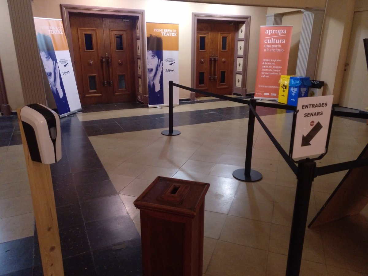 ✅ Amb <a href="/LaRevelacio/">La Revelació 1.0</a> hem aixecat el teló de la 26a Temporada de Teatre de #Tàrrega. Reprenem així l’activitat escènica al Teatre Ateneu, reduint l’aforament i aplicant els protocols sanitaris. Molt bona resposta del públic amb 134 abonaments venuts. Seguim amb #CulturaSegura! 🎭