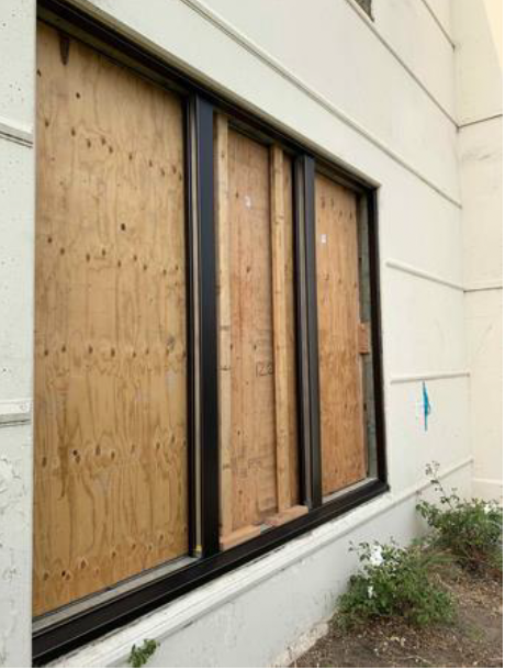 ElSegundoUSD's tweet photo. Window frames are going in at Richmond Street School! COIVD-19 has affected almost everything this year - including delays to the construction supply chain. We are happy the newly fabricated windows for RSS are scheduled to arrive next week and installation can begin! #MeasureES https://t.co/oNpbD1oUfW