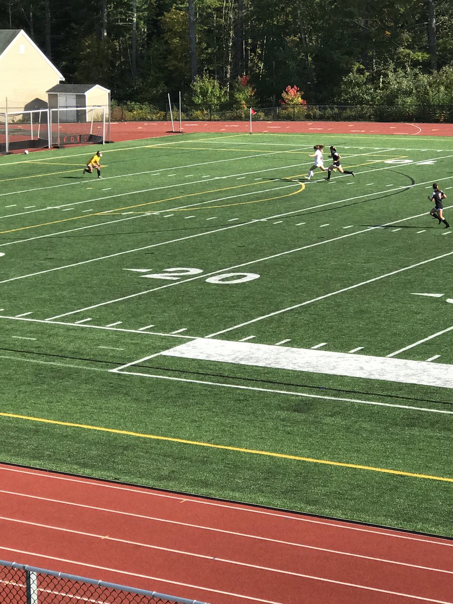 GHSSPORTS21's tweet photo. Katherine Levesque with another great opportunity slipping behind the Bedford defense.  Grizzlies have turned the tide after 2 quick strike goals from the Bulldogs. https://t.co/9zYInHOh2g