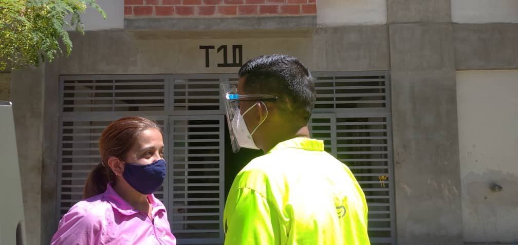 JoanC2030's tweet photo. Venezuela hermosa, el día de #Hoy nos encontramos desplegados realizando inspección de obra en el bello complejo urbanístico Ciudad Tiuna, específicamente en la Torre 10. Próximos a entregar el #Hito 3.200.000

#VenezuelaEnDefensaVictoriosa https://t.co/J8yvOrHZ6g