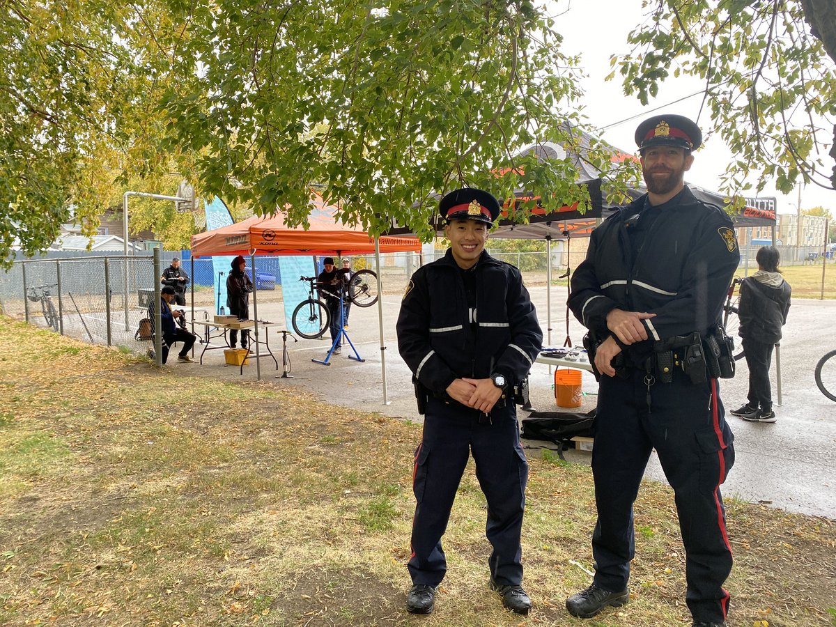 Bikes are getting fixed! Bring yours by Pleasant Hill Park before 3pm if you’re in need of a tune-up.

Thanks to members of our Community Mobilization Unit for organizing this event, and to <a href="/bikedoctorstoon/">The Bike Doctor</a>, Outtabounds &amp; Doug’s Spoke ‘N Sport for their support! #yxe