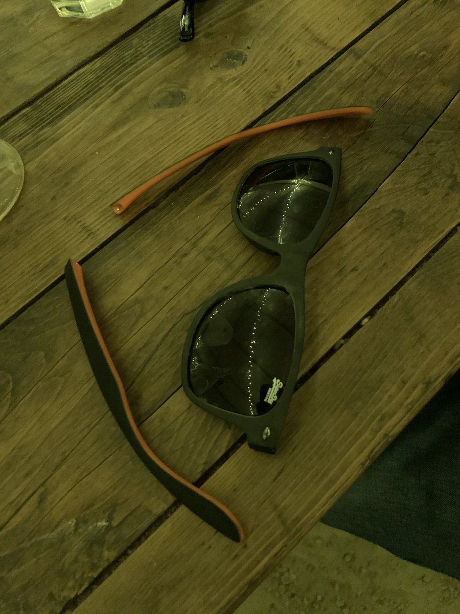 beermethatpug's tweet photo. @Superdry I opened my sunglasses and the sides fell off https://t.co/mAOFsgOK5t