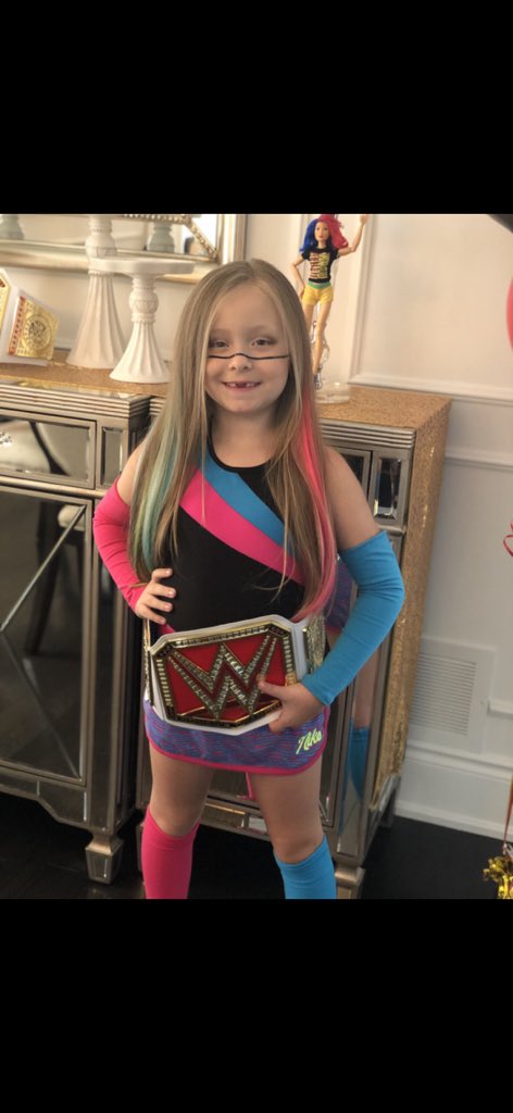 tonemeleca's tweet photo. @WWEAsuka  Happy Birthday Asuka!! Love your number one fan Angelina https://t.co/M9Kpas4cMd